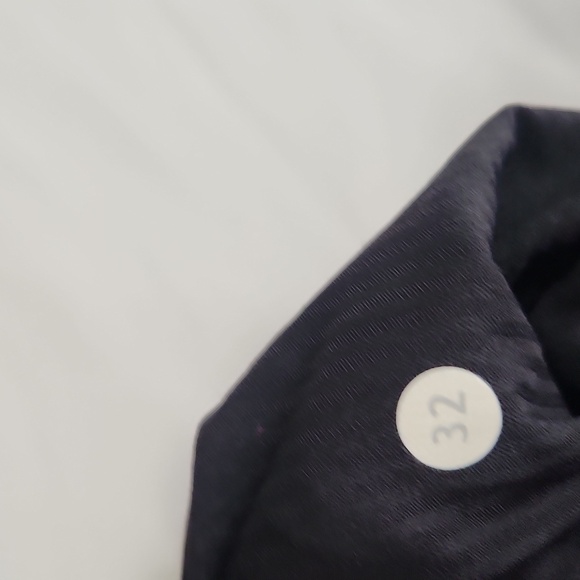 Lululemon ABC Pant Classic in Maroon - Picture 7 of 8